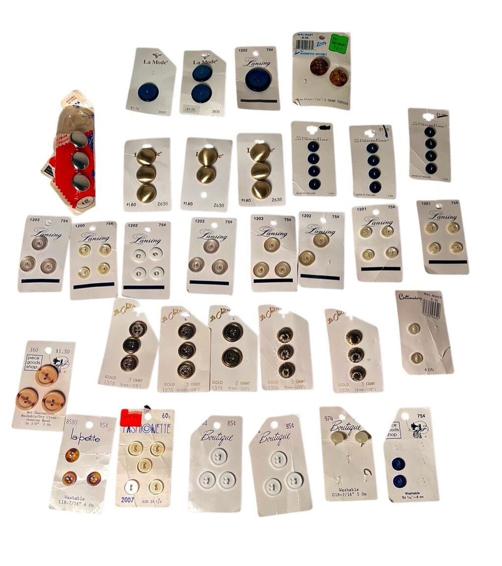 Vintage Buttons On Cards Lot Of 32 Le Chic, La Mode, Lansing & Assorted